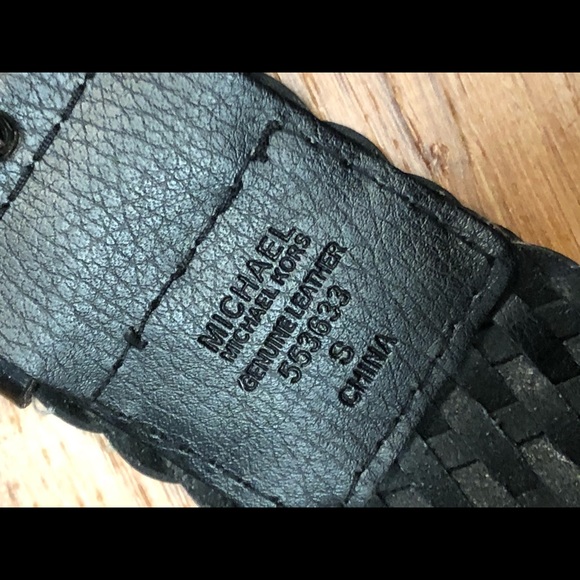 Michael Kors black leather belt size small - Picture 3 of 5